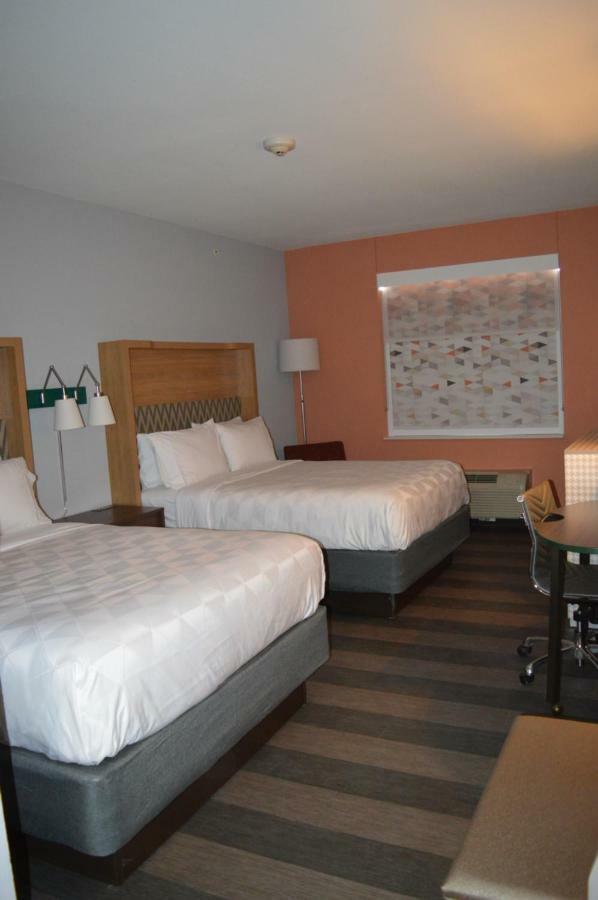 By Ihg