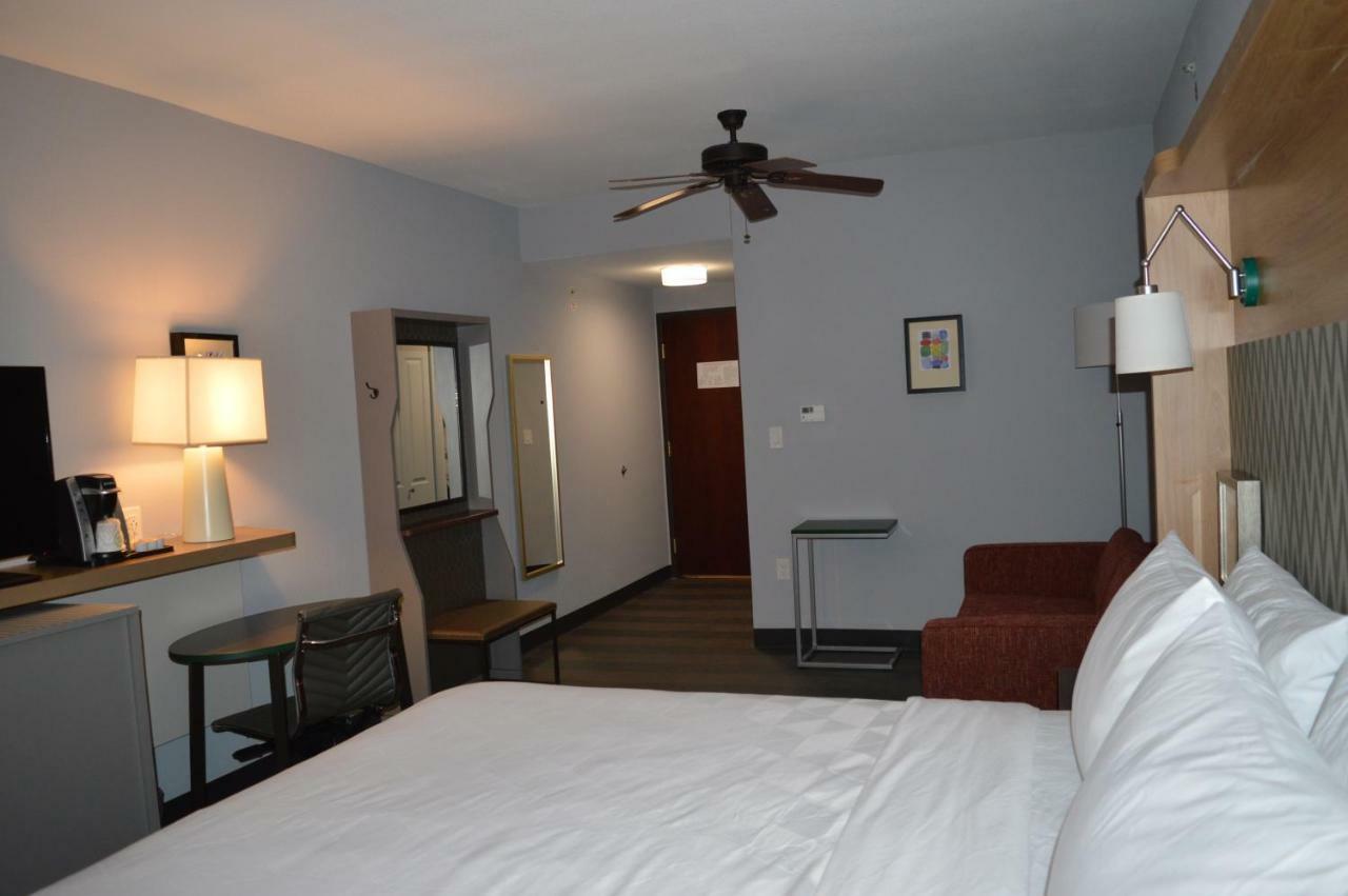 Hotel By Ihg 3*